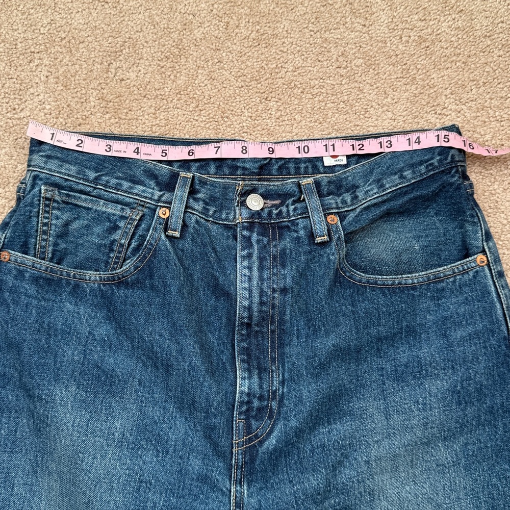 Levi's Medium Blue High-Rise Cropped Straight Jeans - Picture 4 of 13